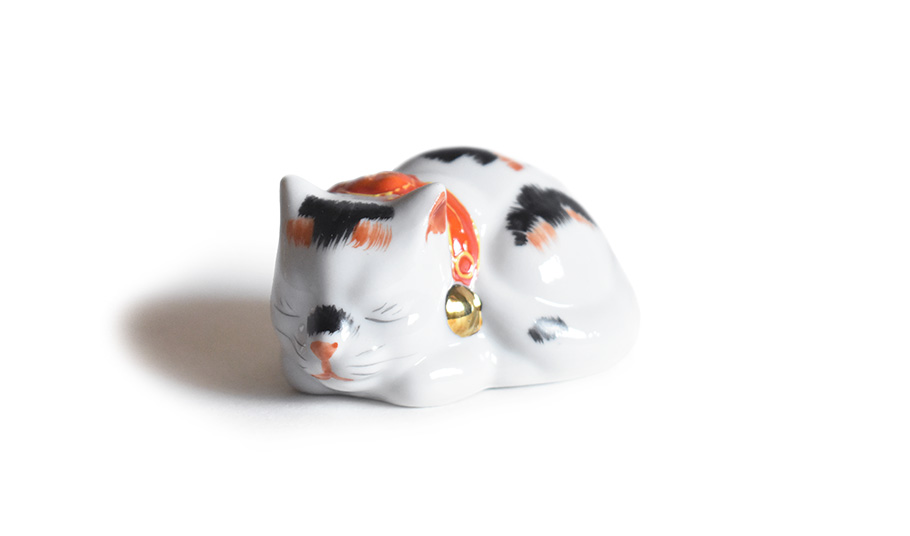九谷焼 豆眠り猫 置物 三毛（全長6.2cm）【アウトレット】